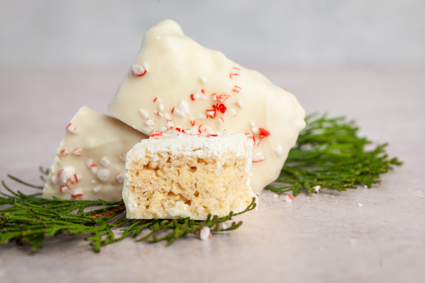 Peppermint Krispy Bites